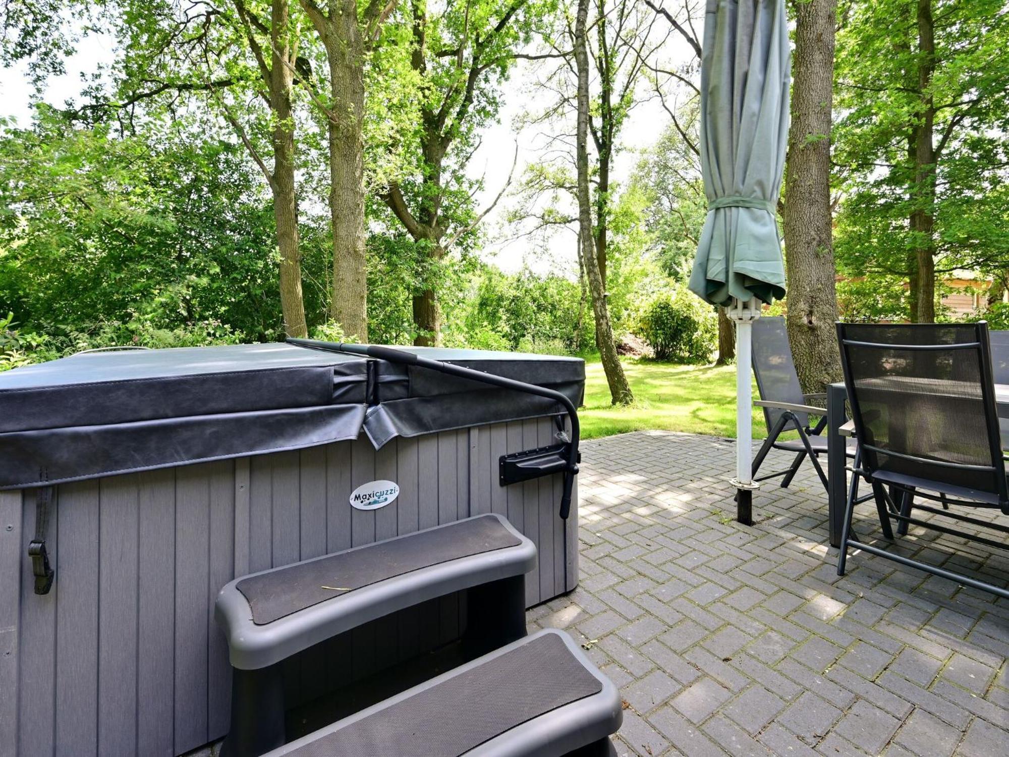 Chalet With Gorgeous View Of The Natural Surroundings Weerselo 외부 사진