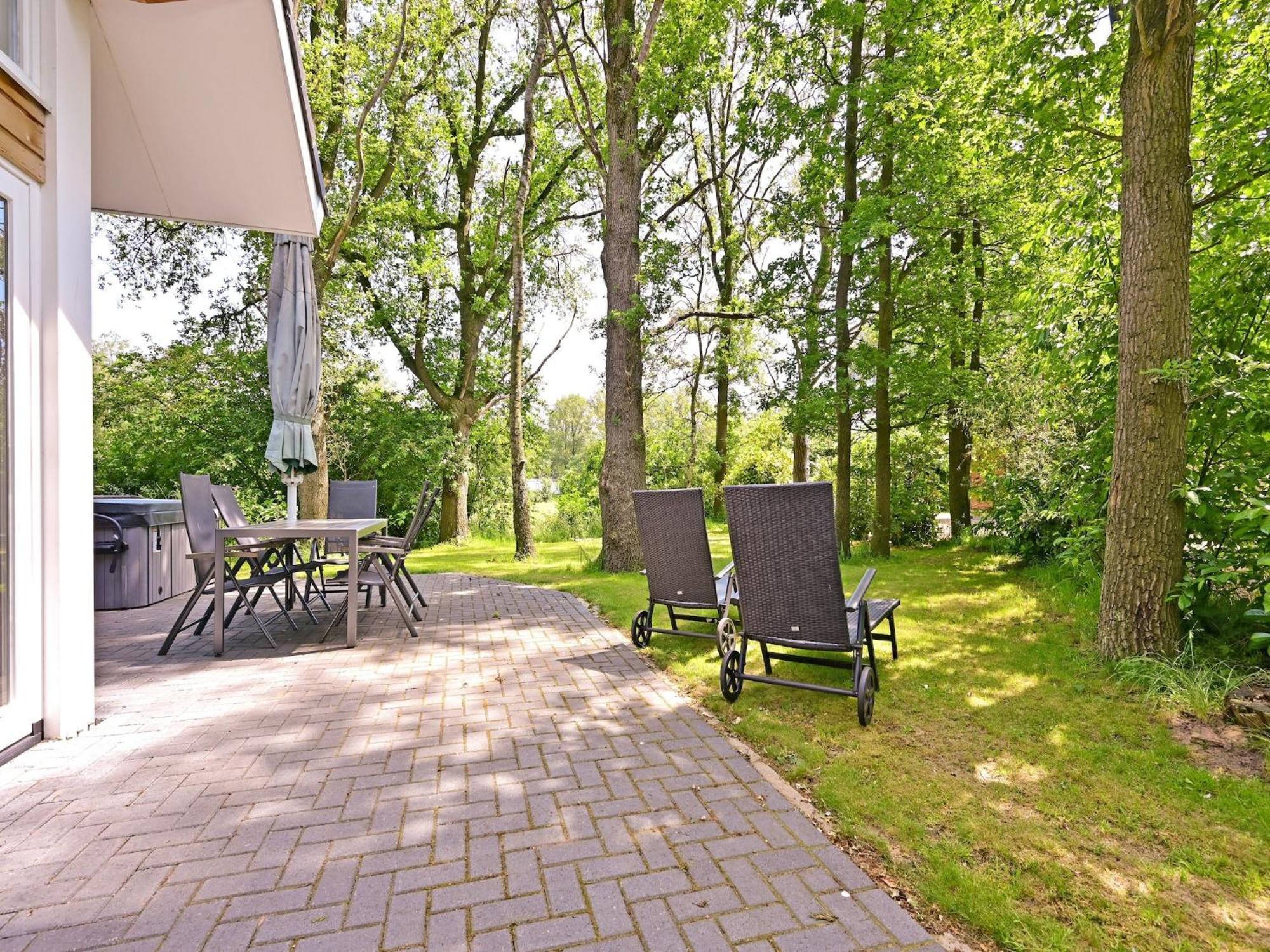 Chalet With Gorgeous View Of The Natural Surroundings Weerselo 외부 사진